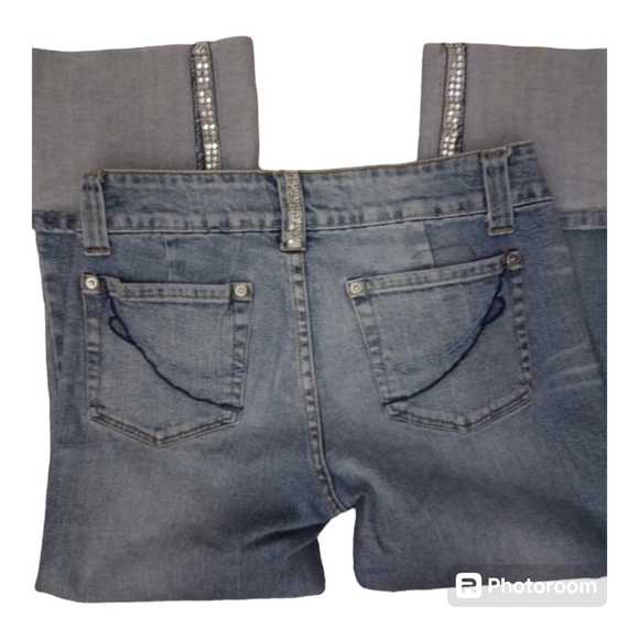 Bisou Bisou Wide Cuff Cropped Jeans - Picture 4 of 4